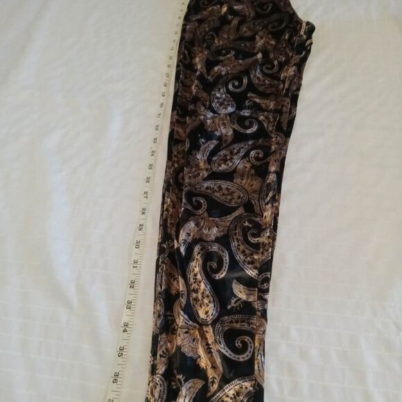 Stretch velvet and spandex leggings with paisley pattern Small - Picture 4 of 6